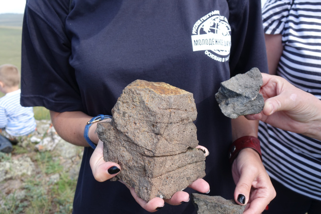 Экземпляры остатков магматических пород горы Острая Экземпляры остатков магматических пород горы Острая