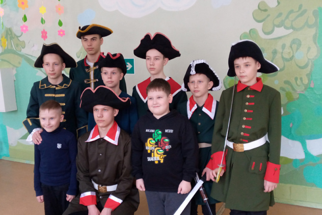 Солдаты потешных полков из 7 кадетского класса Солдаты потешных полков из 7 кадетского класса