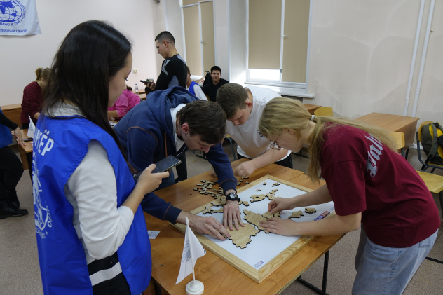 Чемпионат по скоростному сбору спилс-карт 