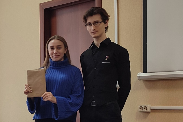 Награждение призёра фотоконкурса Награждение призёра фотоконкурса