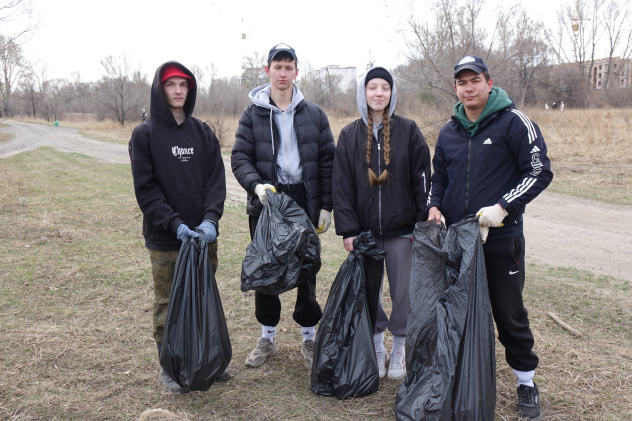 Очистили берега Енисея 