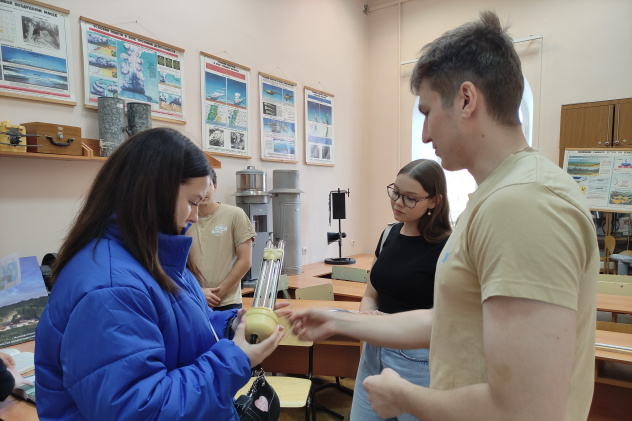 Мини-экспедиция для Педагогического класса. Фото: Максим Червяков Мини-экспедиция для Педагогического класса. Фото: Максим Червяков