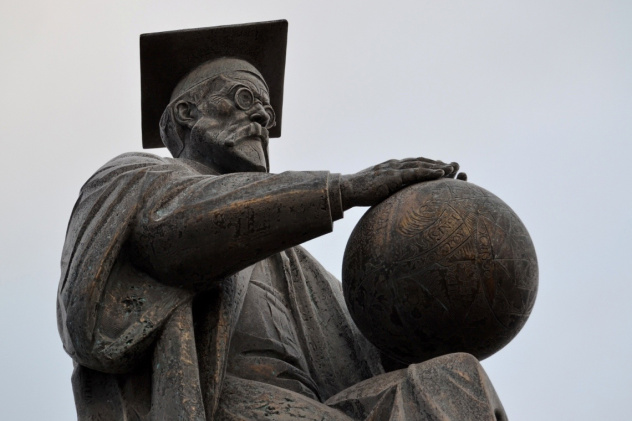 Памятник выдающемуся учёному-естествоиспытателю В.И. Вернадскому в Тамбове