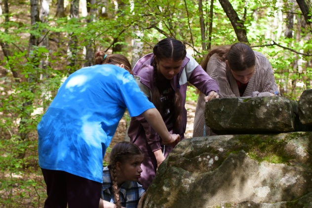 Участники выполняют замеры Участники выполняют замеры