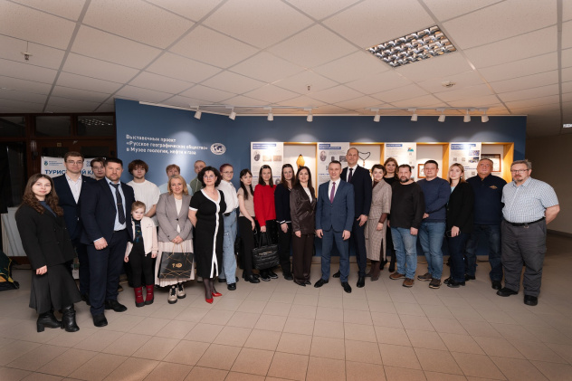 Участники открытия выставки. Участники открытия выставки.