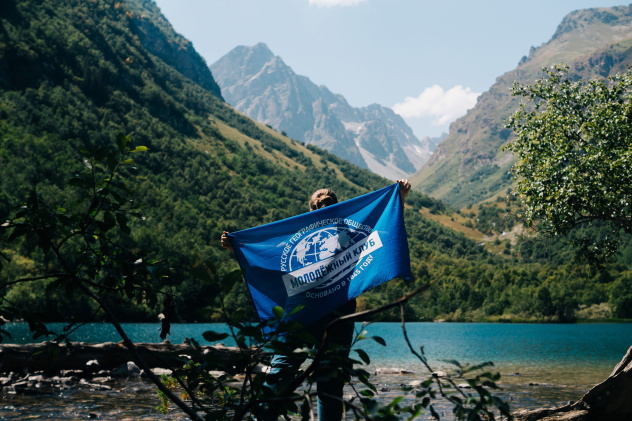  Елена Елизарова