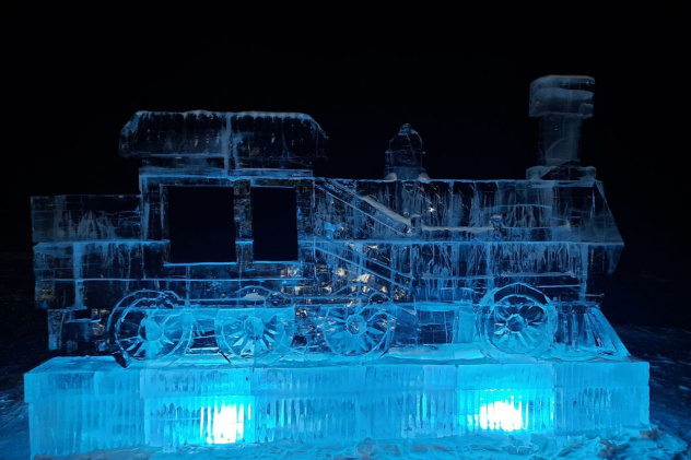 Скульптура на льду Байкала