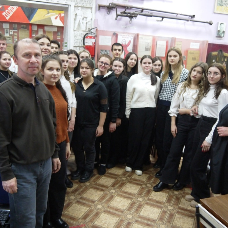 Участники МК РГО на базе АЮТ на экскурсии в Армавирском краеведческом музее Участники МК РГО на базе АЮТ на экскурсии в Армавирском краеведческом музее