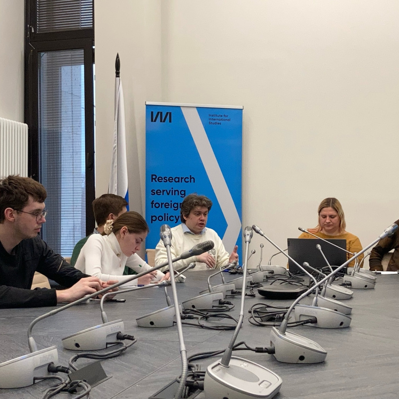 Игорь Юрьевич Окунев рассказывает о планах на семестр Игорь Юрьевич Окунев рассказывает о планах на семестр