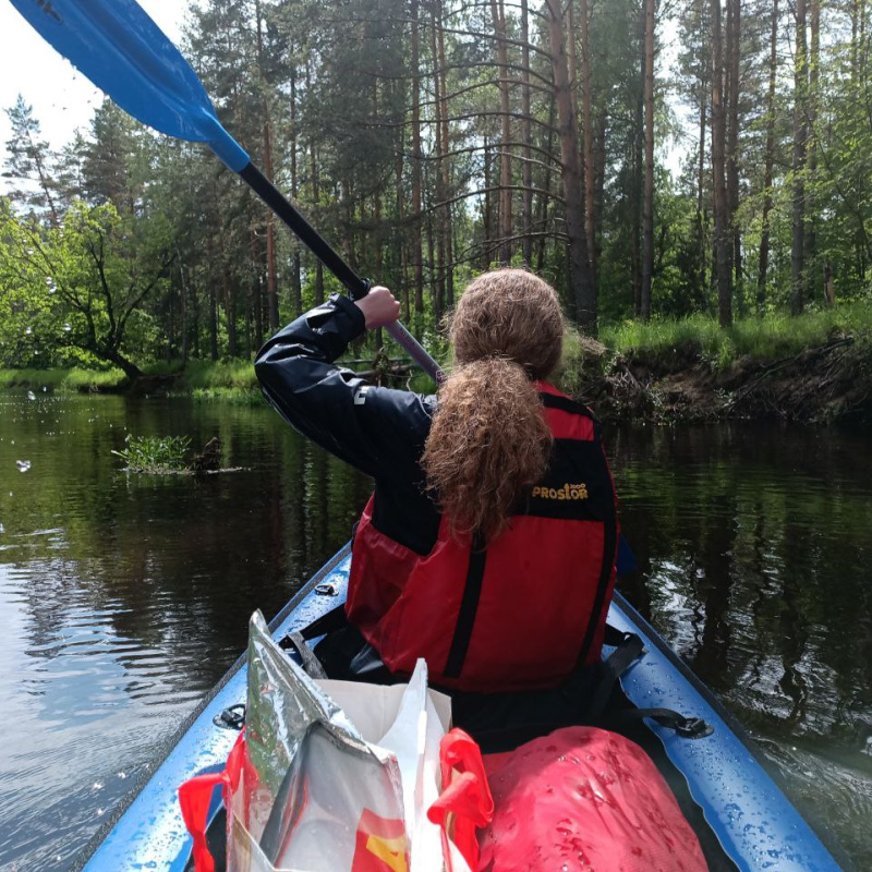 Активистка клуба Стефания Рулева на сплаве Активистка клуба Стефания Рулева на сплаве