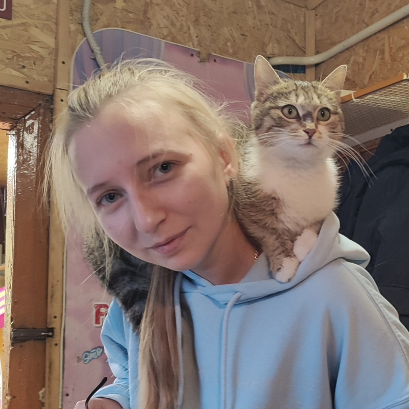 Юля и кошечка Буся