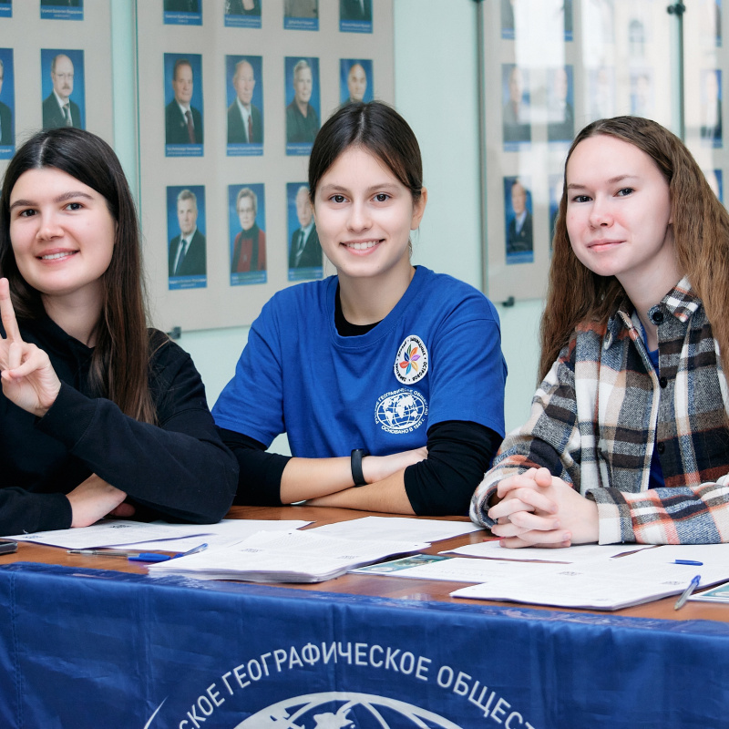 Активисты и эксперты на "Географическом диктанте" в ВлГУ