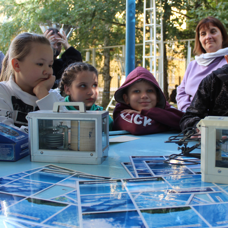 Экскурсия на метеоплощадку СГУ Экскурсия на метеоплощадку СГУ