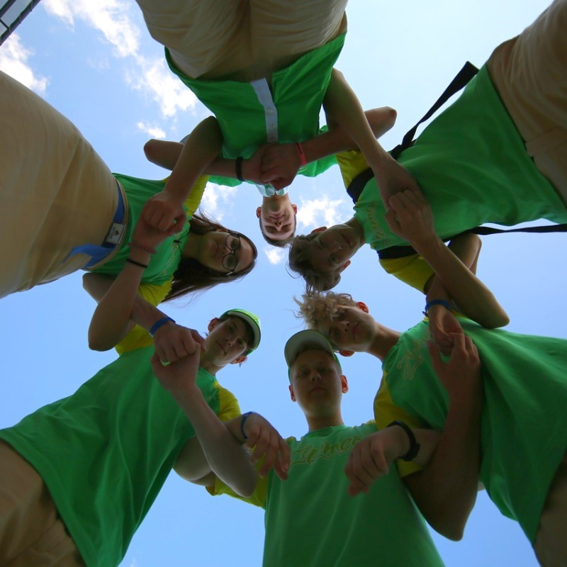 Участники профильной смены РГО "Мир открытий" в МДЦ "Артек"