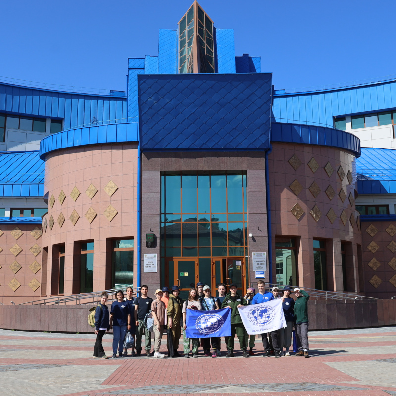 Участники проекта "Заповедное дело РГО” посетили Музей геологии, нефти и газа.