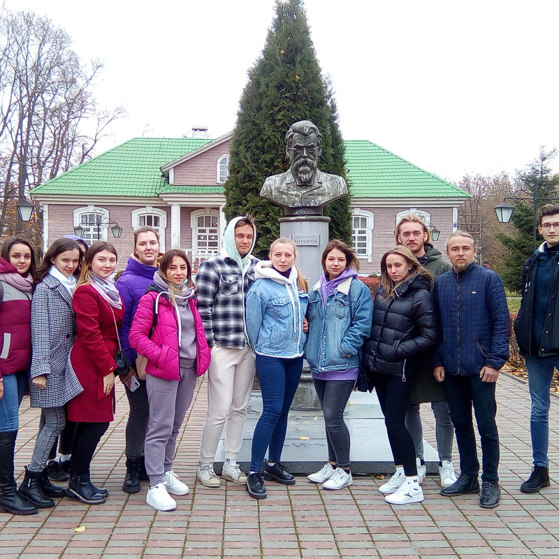 В усадьбе Вернадского В усадьбе Вернадского