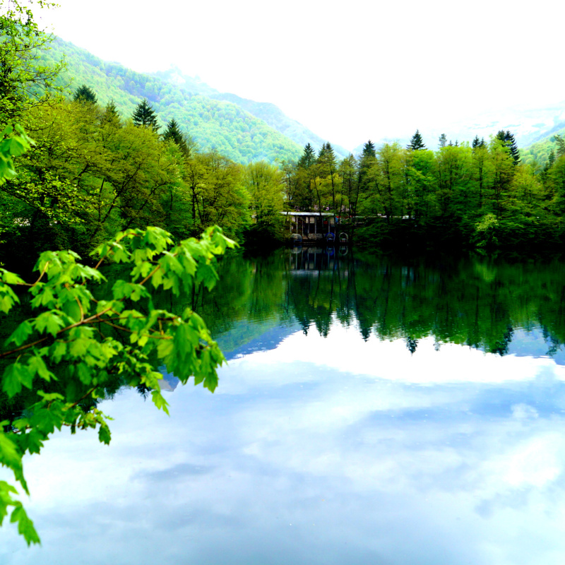 Голубое озеро — бриллиант Кабардино-Балкарии Голубое озеро — бриллиант Кабардино-Балкарии