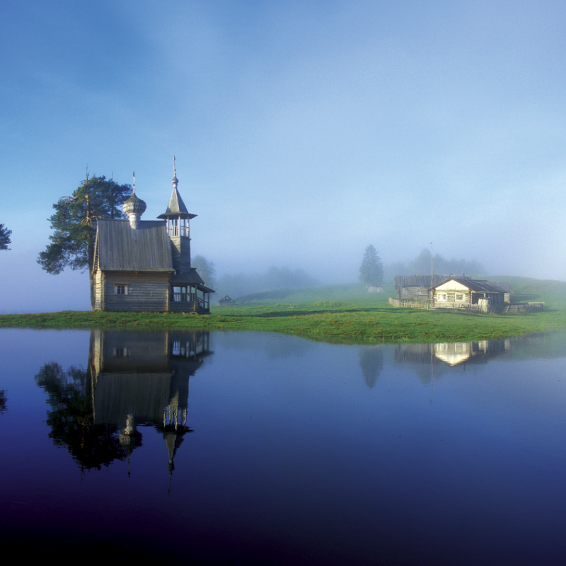 Деревня Глазово в тумане