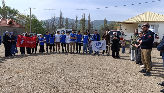 Перед поднятием на бархан Сарыкум Перед поднятием на бархан Сарыкум