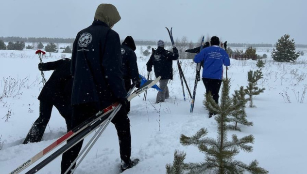 Участники лыжного пробега на маршруте Участники лыжного пробега на маршруте