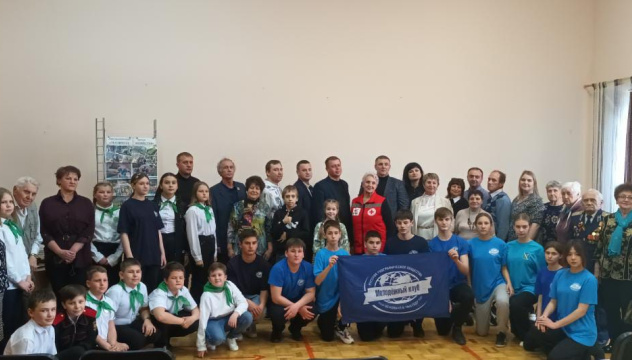 Участники торжественной церемонии Участники торжественной церемонии