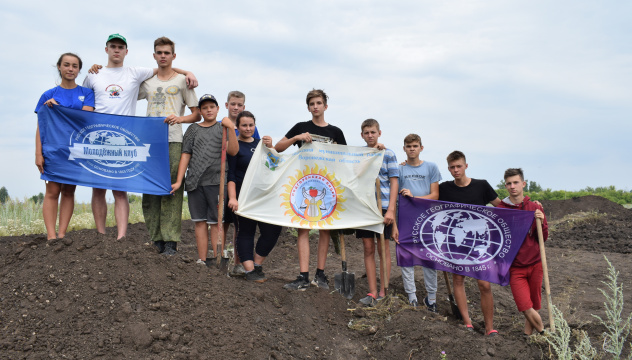 Археологические работы Молодёжного клуба Археологические работы Молодёжного клуба