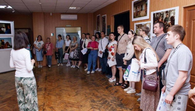 Экскурсия по фотовыставке Экскурсия по фотовыставке