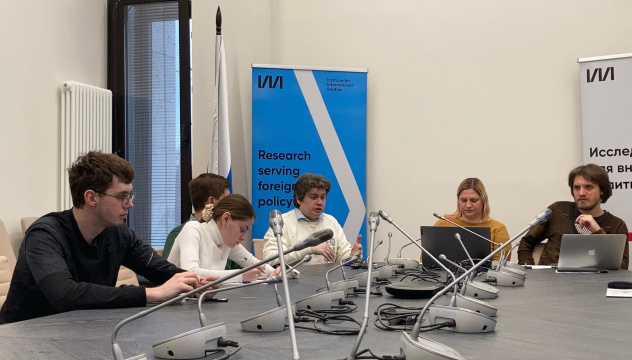 Игорь Юрьевич Окунев рассказывает о планах на семестр Игорь Юрьевич Окунев рассказывает о планах на семестр