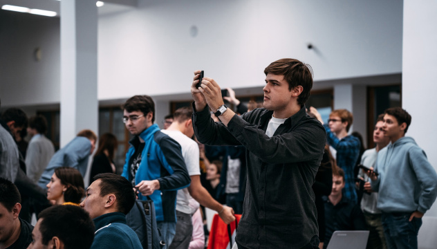 Арсений Чугин на площадке в Москве Арсений Чугин на площадке в Москве