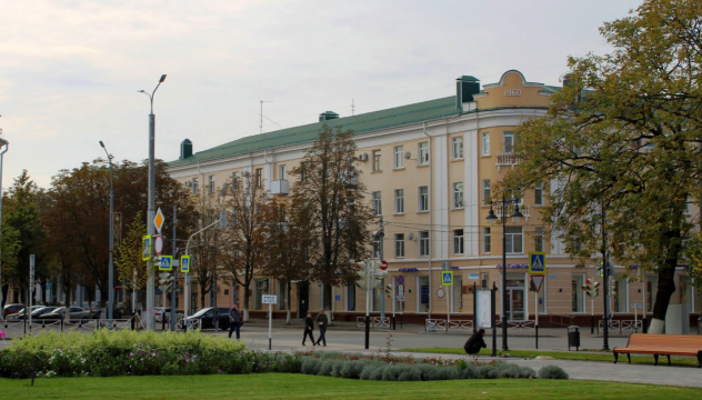 На площади Ленина На площади Ленина