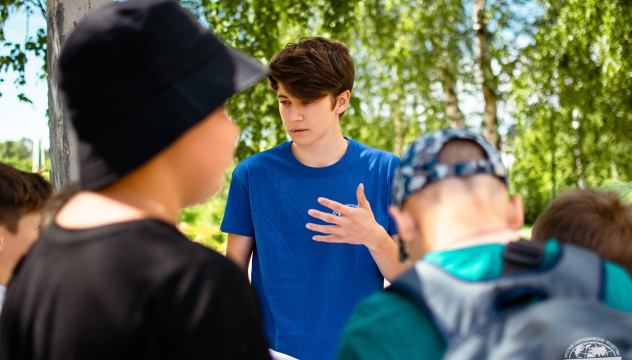 Работа творческой площадки с одной из команд-участников Работа творческой площадки с одной из команд-участников