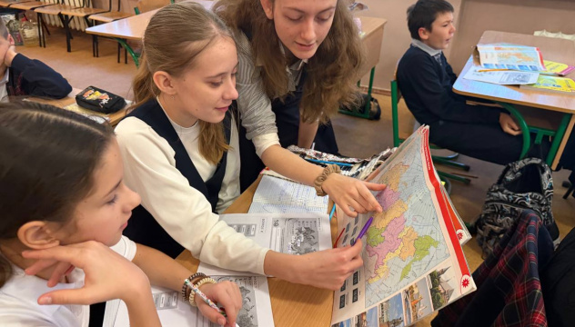 Активисты МК РГО "37 меридиан" - организаторы Дня географии в школе