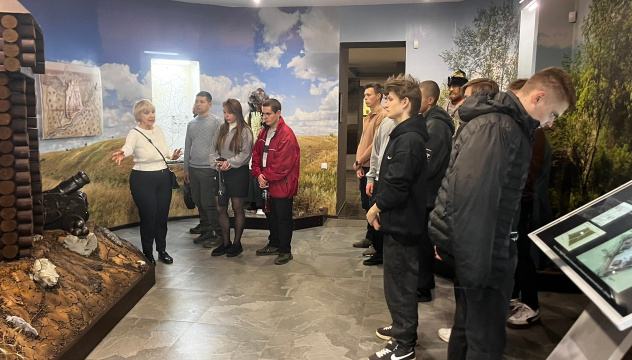 Активисты МК РГО "Донбасс" с экскурсией в краеведческом музее Активисты МК РГО "Донбасс" с экскурсией в краеведческом музее