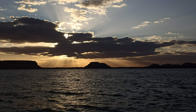 Закат на озере в Сиве