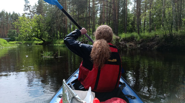 Активистка клуба Стефания Рулева на сплаве