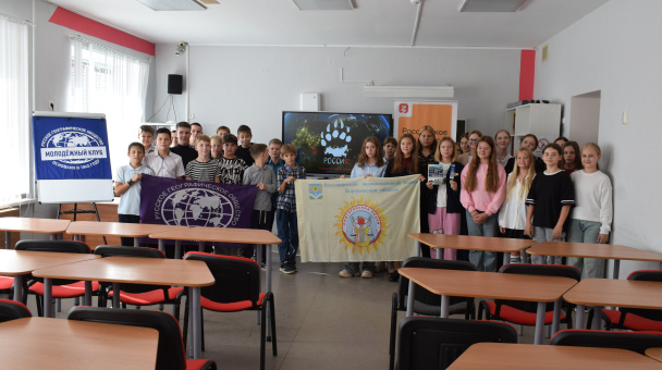 Кинопоказ фильма "РоссиЯ"