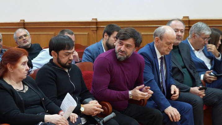 В режиме дискуссии: выступления докладчиков обсуждали остальные участники