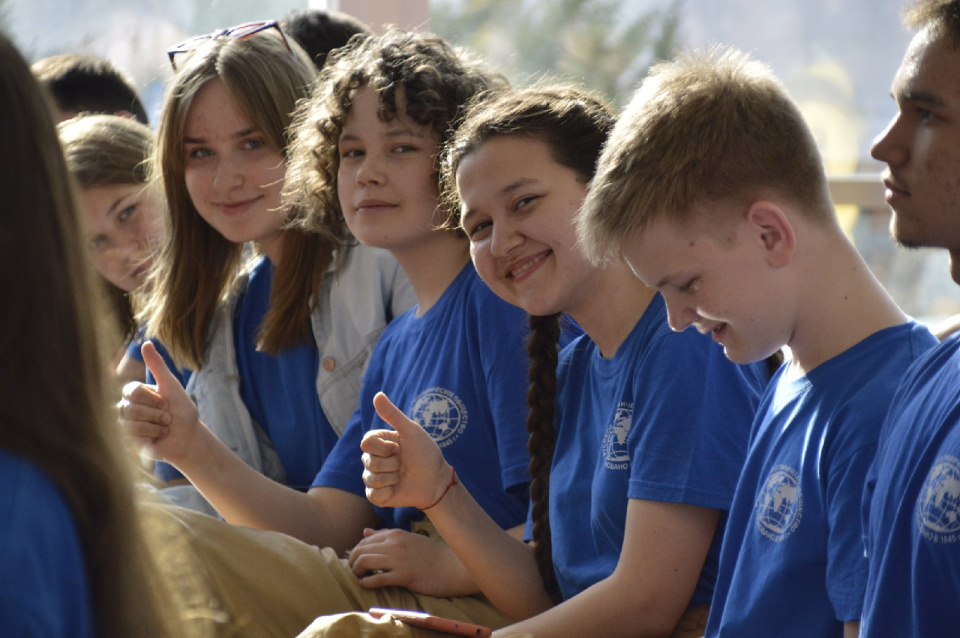 Участники профильной смены РГО "Мир открытий" в ВДЦ "Смена"