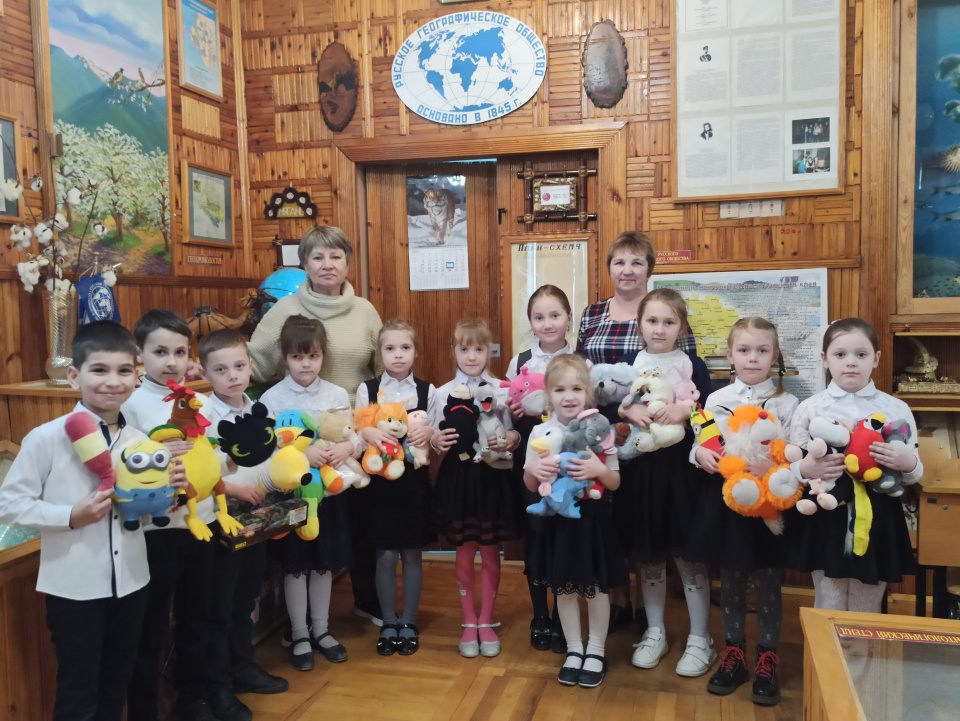 Акция "Дети детям"