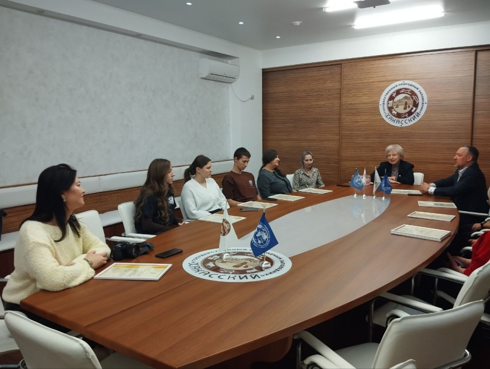 Активистов Молодежного центра РГО  Республики Хакасия отметили Благодарственными письмами 