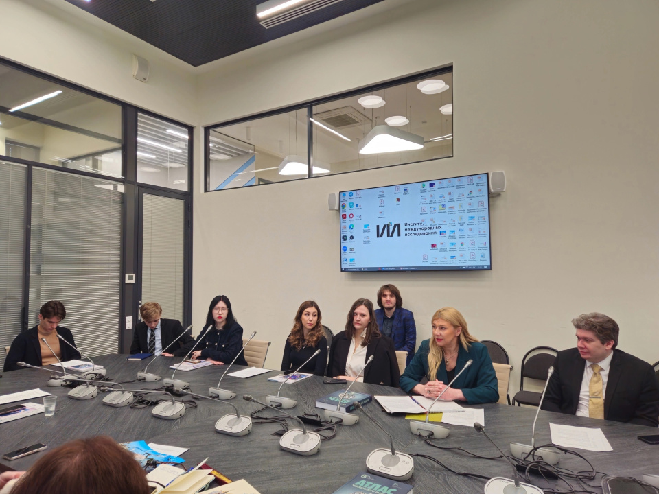 Участники круглого стола