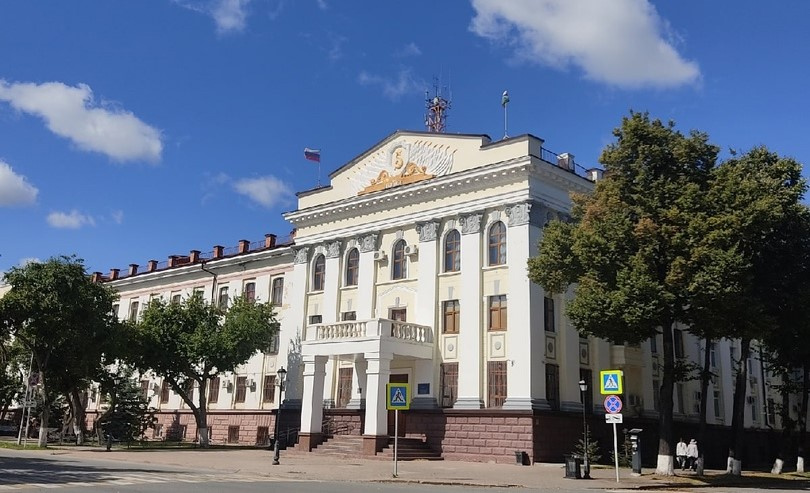 По улицам города