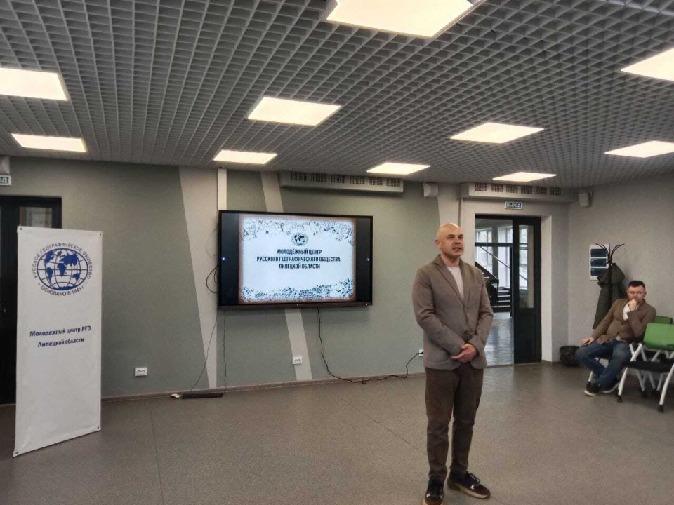 Денис Кретов