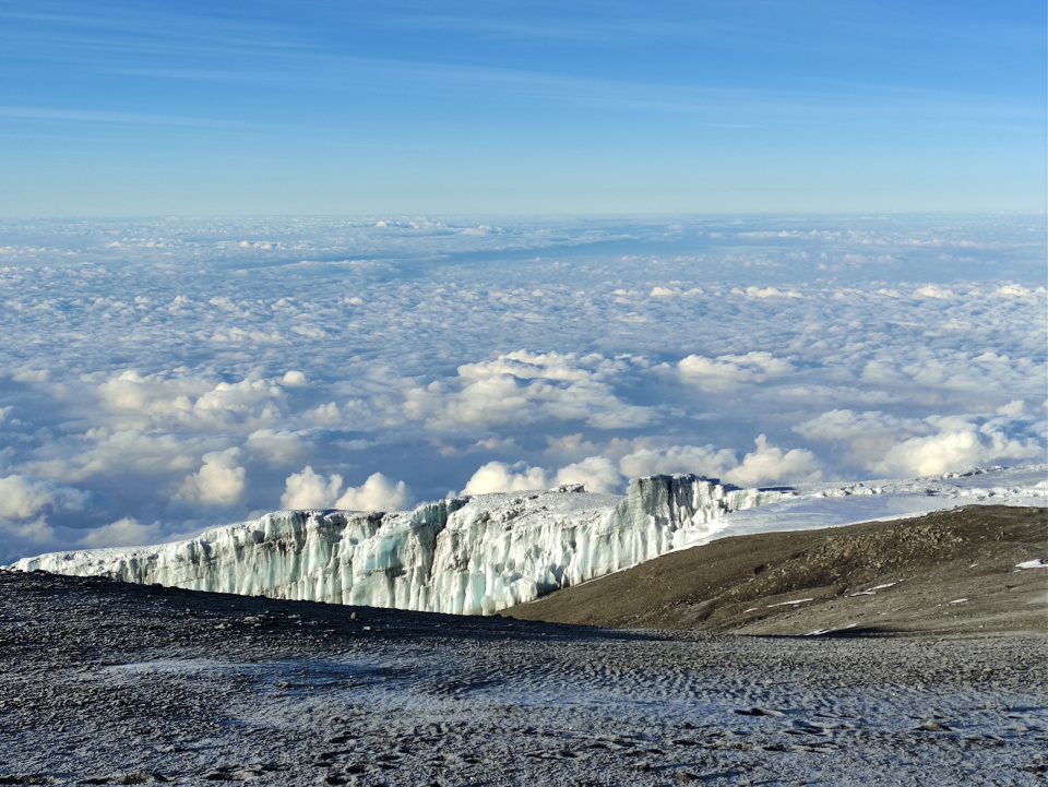 Ледники Килиманджаро, Максим Червяков