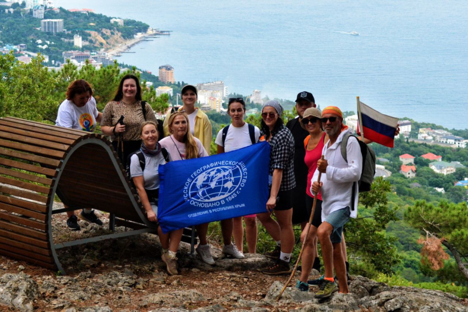 Экологические тропы «Алупка-Исары» и «Биюк-Исар» Ялтинского горно-лесного заповедника Экологические тропы «Алупка-Исары» и «Биюк-Исар» Ялтинского горно-лесного заповедника