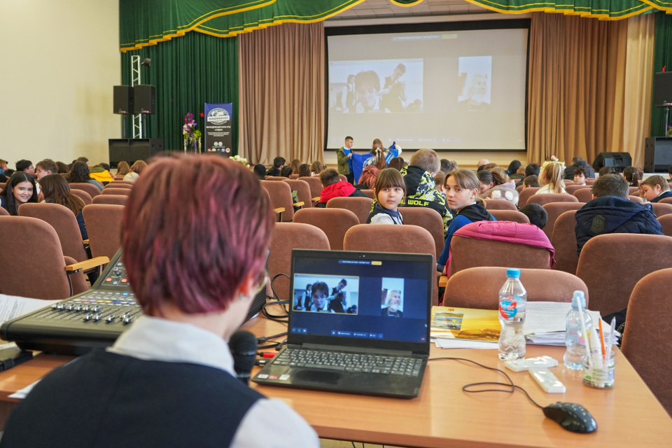 Спецпоказ фильма «Переплыть океан. И вернуться другими» Спецпоказ фильма «Переплыть океан. И вернуться другими»