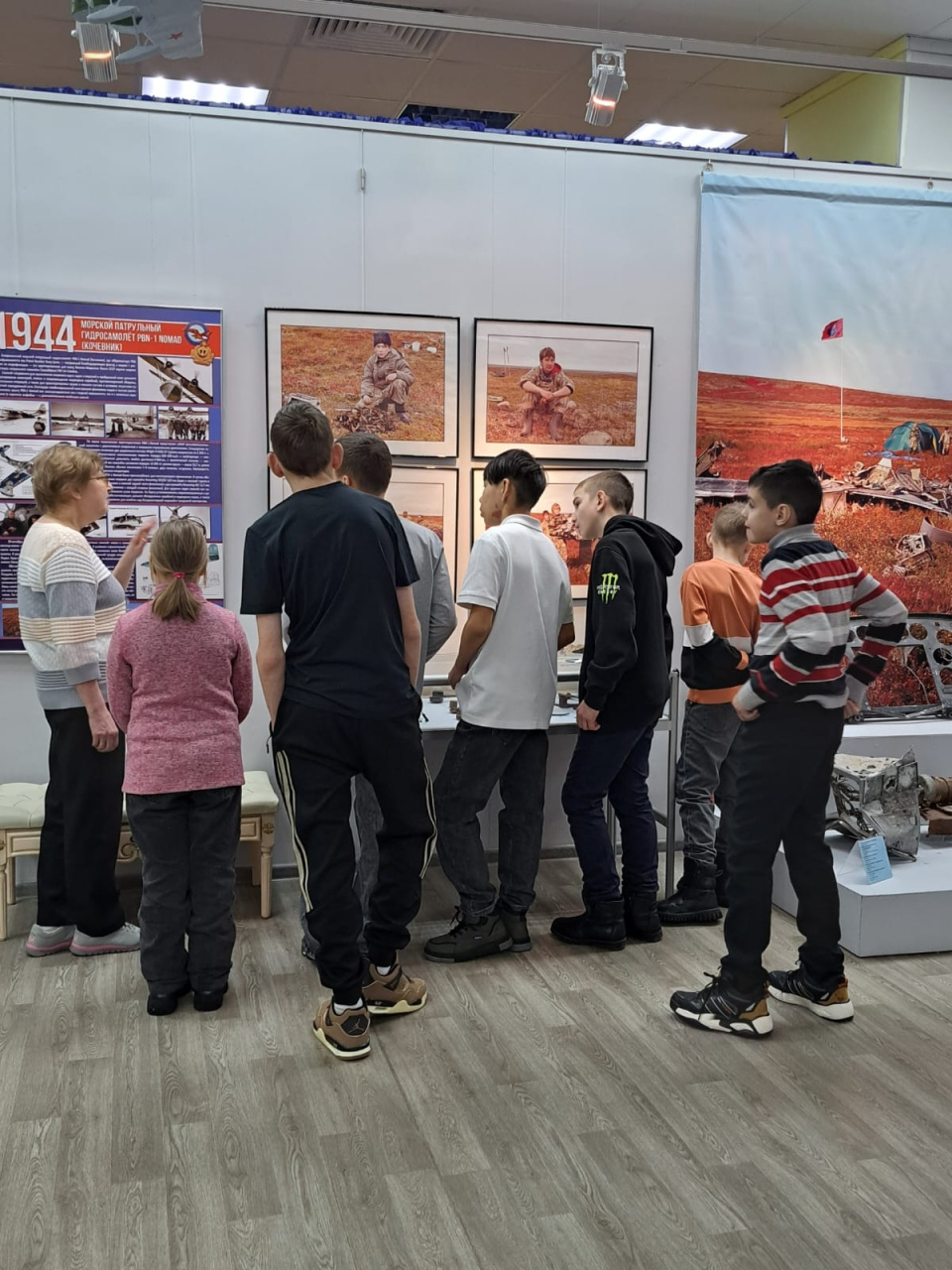 Экскурсия по выставке "Крылья Победы. Северный Тиман" 