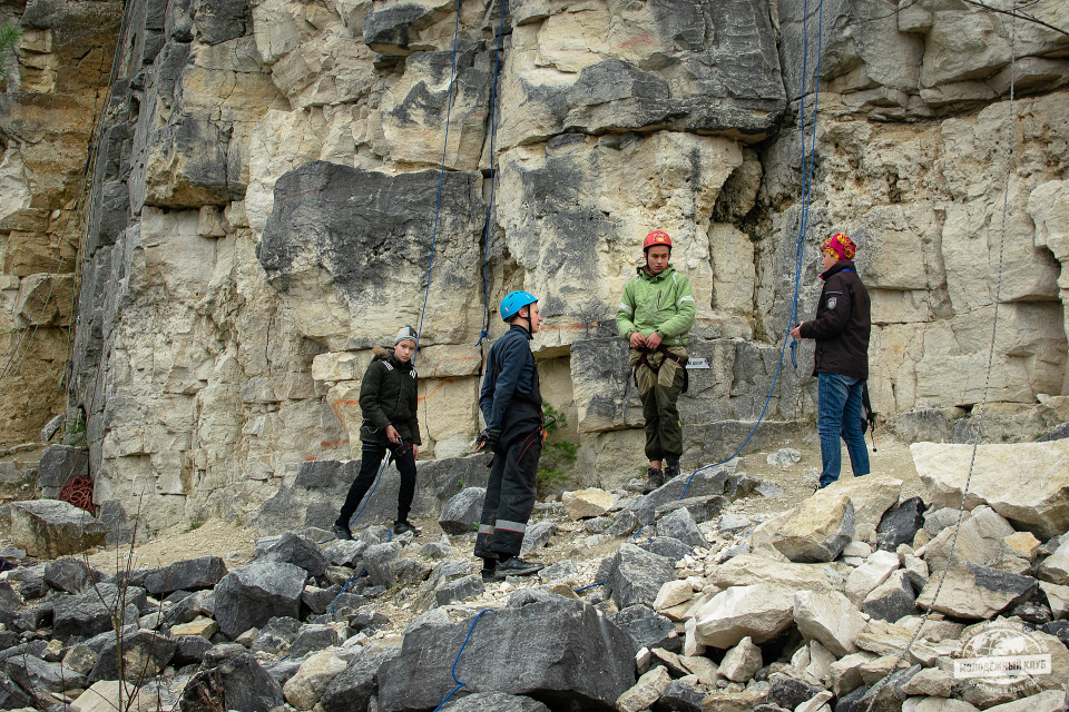 У подножия "гор вниз"