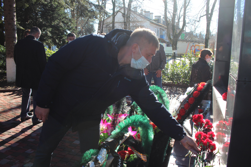 возложение цветов