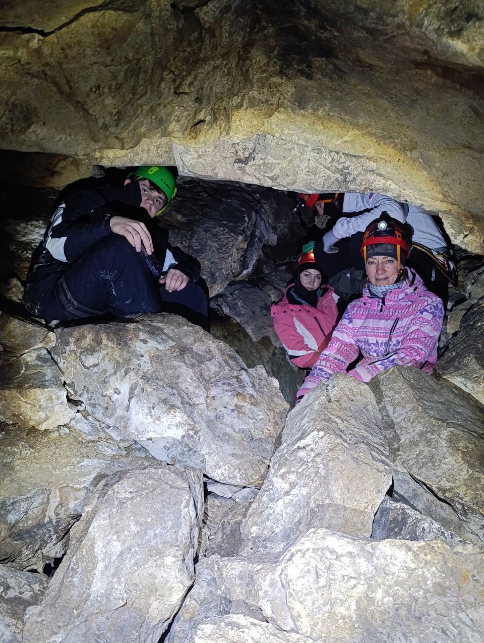 Спуск в Огненную пещеру